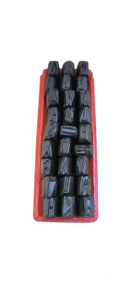 Letras  de golpe -  8mm Chino